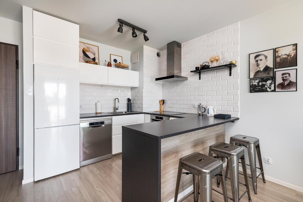 Owsiana 9 - Modern Designed Apartment With Balcony By Noclegi Renters Varšava Exteriér fotografie